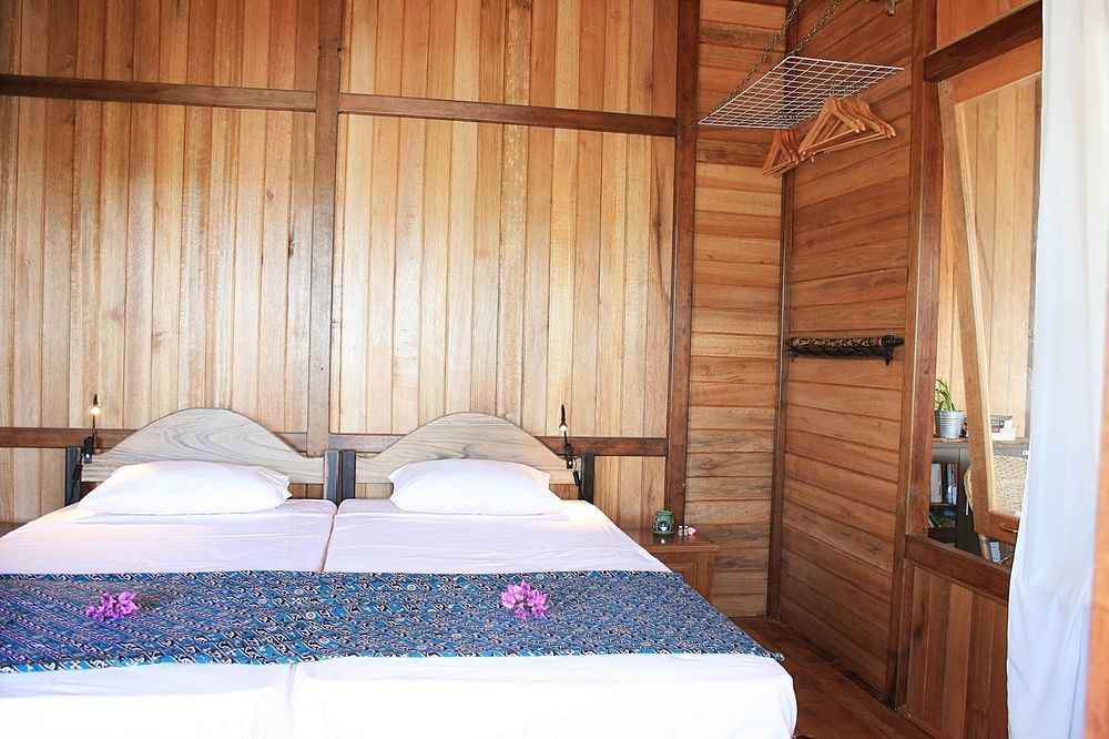 Onong Resort Siladen Island Exterior foto
