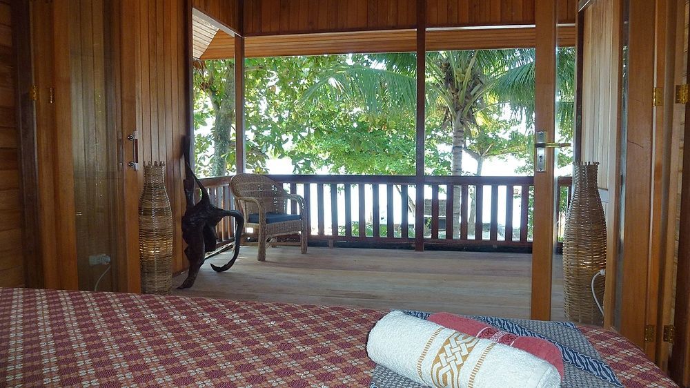 Onong Resort Siladen Island Exterior foto