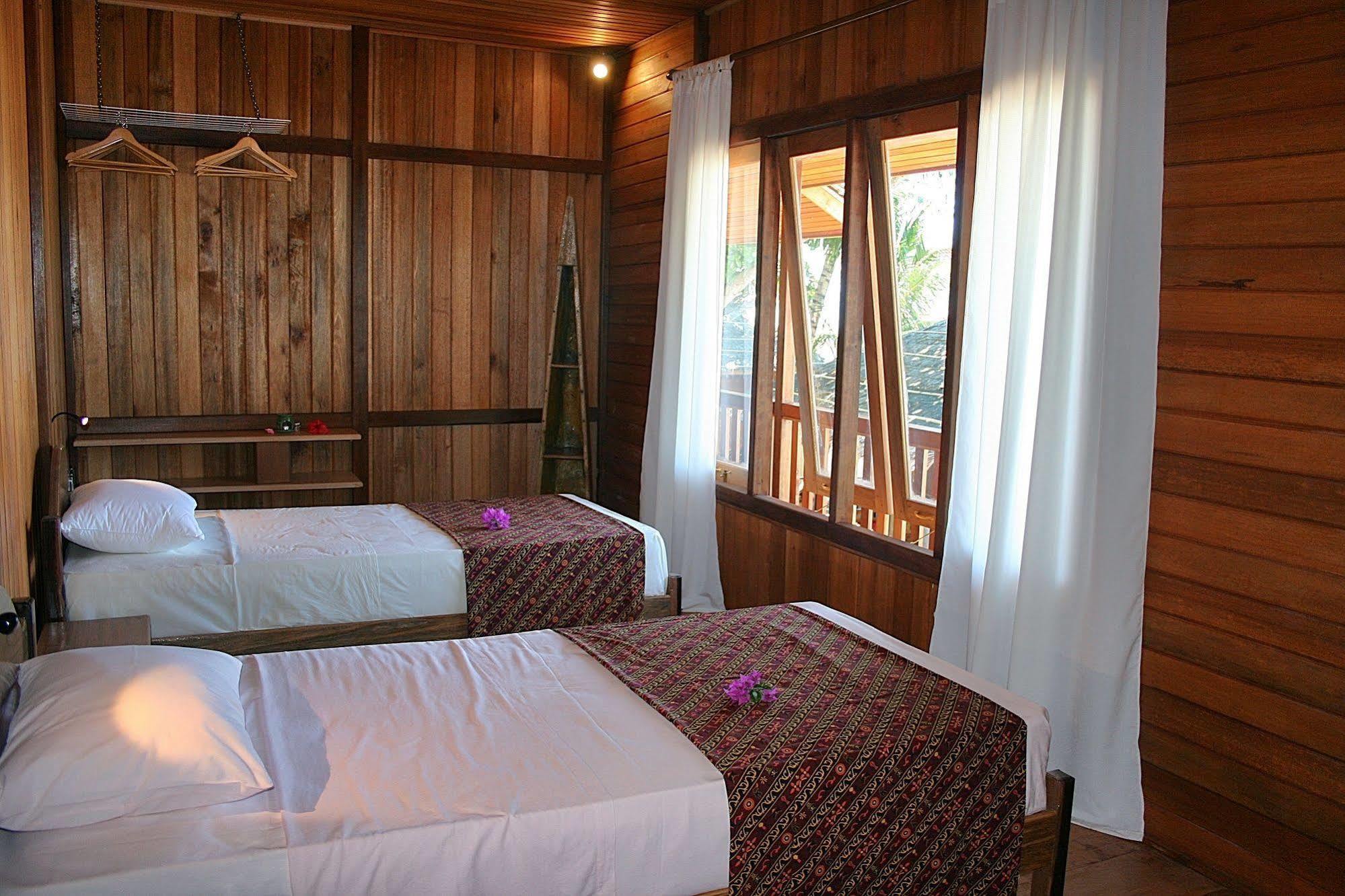 Onong Resort Siladen Island Exterior foto